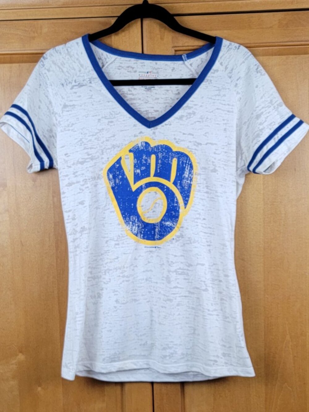 Genuine Merchandise Lightweight Milwaukee Brewers Burnout V-Neck Tee - L
